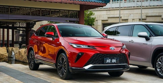 Odorless Pearl Bright Red Automotive Paint Anti Scratch Mildew Resistant